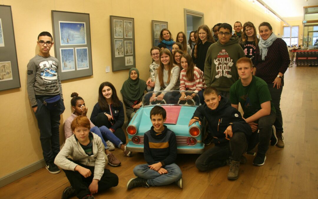 Besuch im Puppen- und Spielzeugmuseum Wilhelmsbad „Be Smart – Don’t Start“-Aktion: Schulklasse gewinnt Ausflug