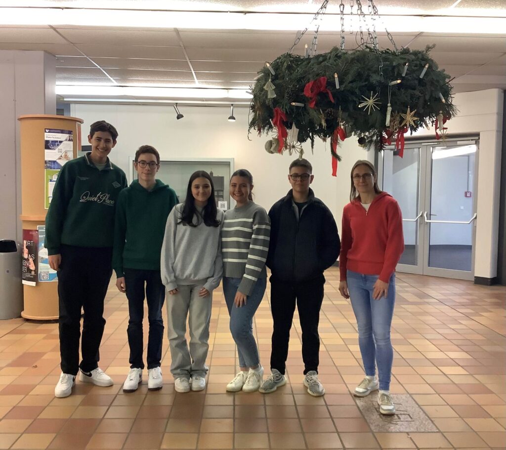 Foto: (v.l.n.r.) Santiago, Cornelius, Mina, Luciana, Miguel, Frau Schicke
Es fehlte: ein Gastgeber