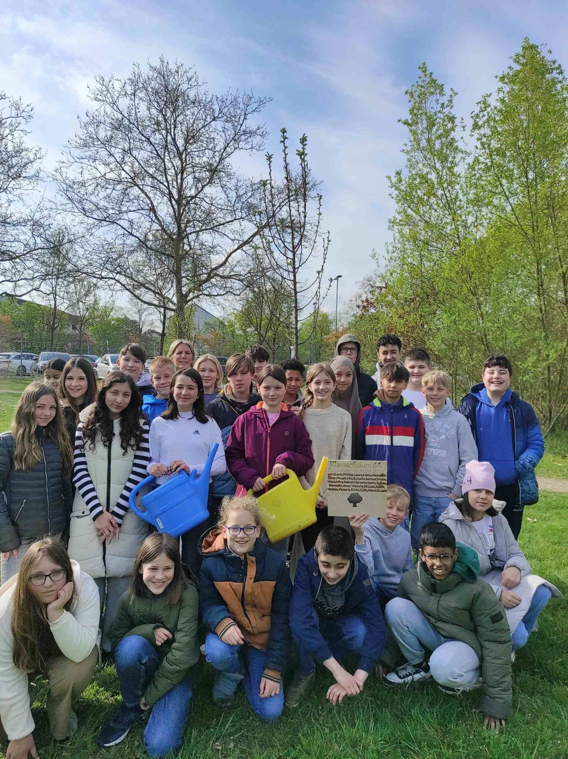 Die Klasse 6A hat einen Schulflohmarkt organisiert.